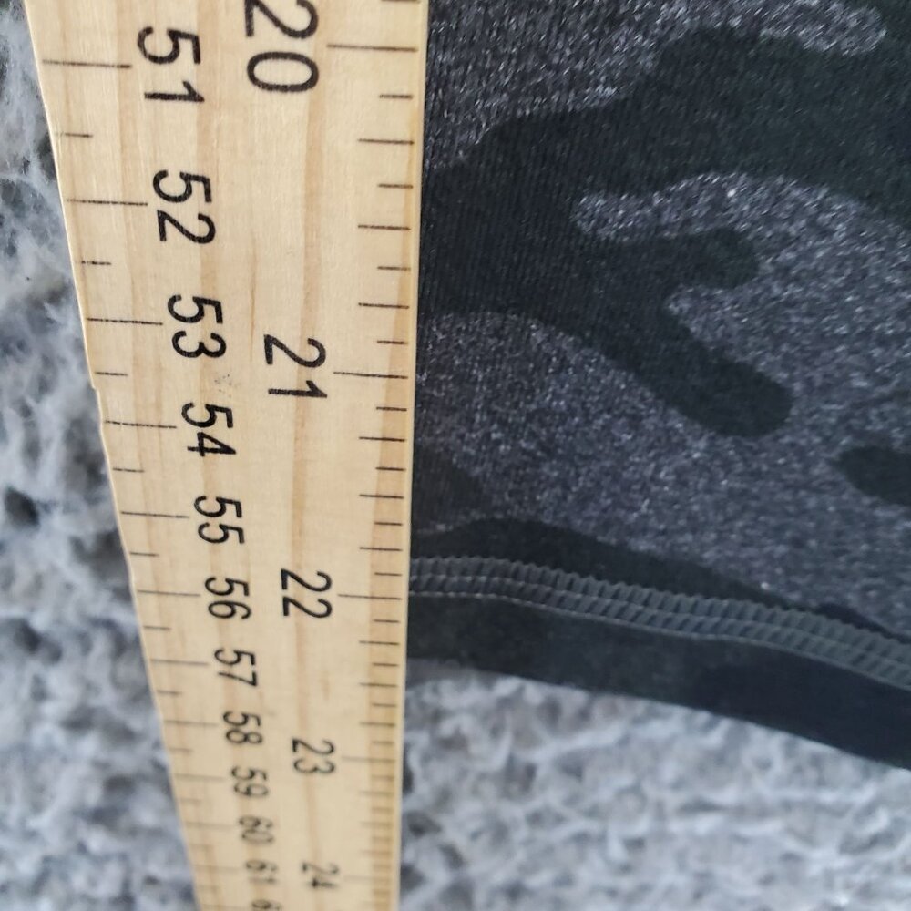 Fabletics Pants Womens Small Gray Camo PowerHold High Rise Ankle Leggings - Picture 8 of 11